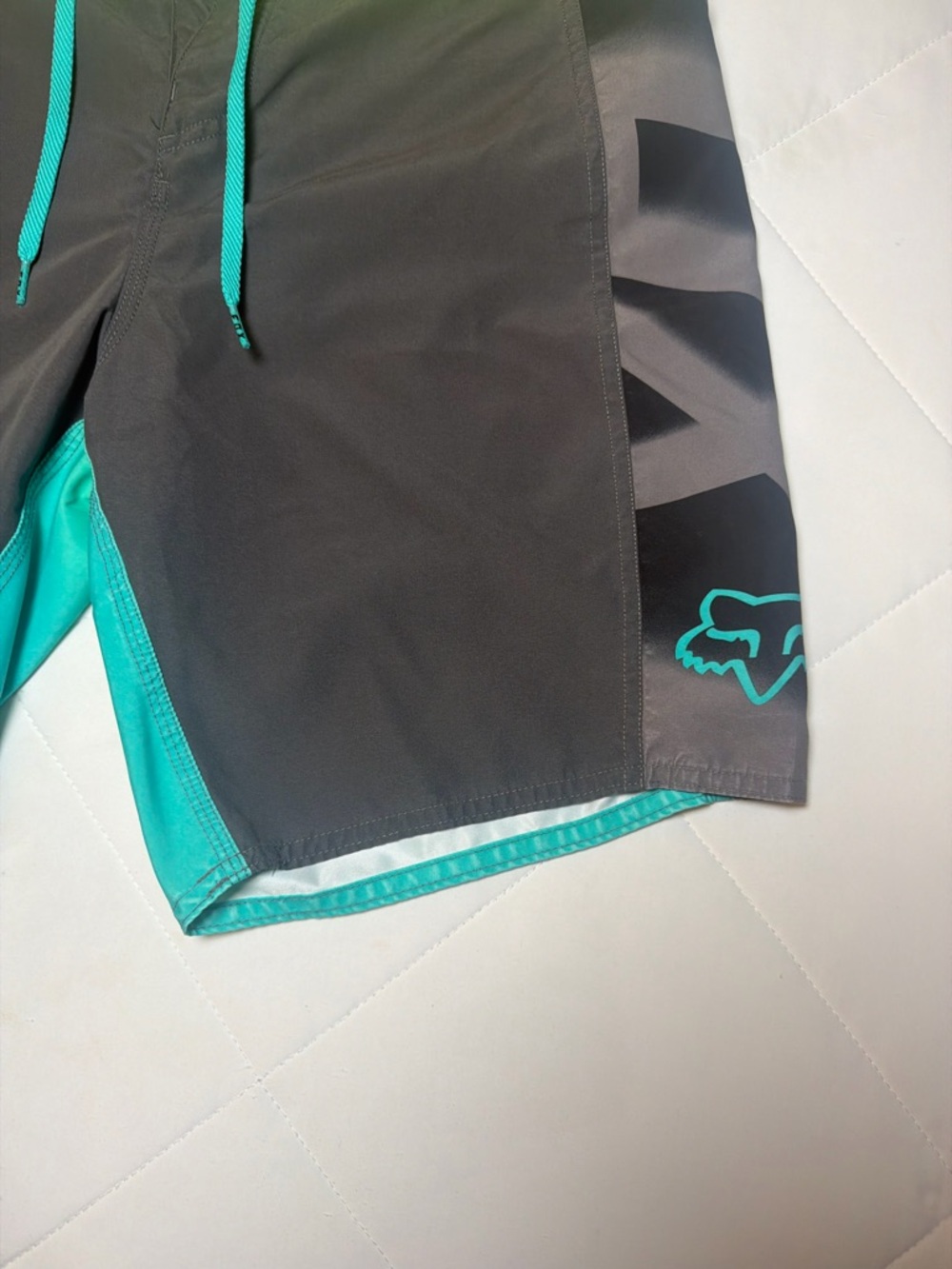 Fox Men's Gray Swim Board Shorts with Teal and Neon Yellow Accents size 32 - Picture 2 of 8